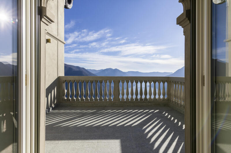 Luxury_Modern_Style_Villa_Como_lake_White (41)